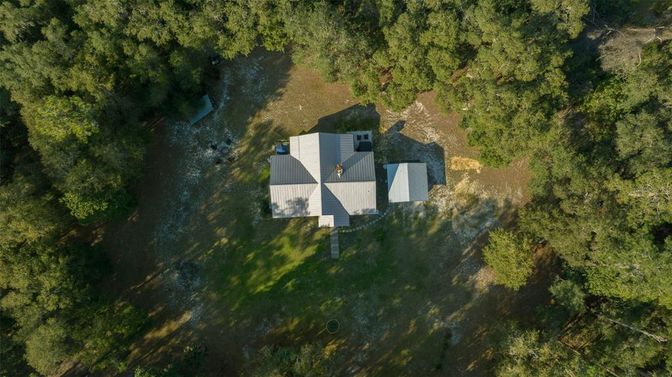 Exterior, Drone