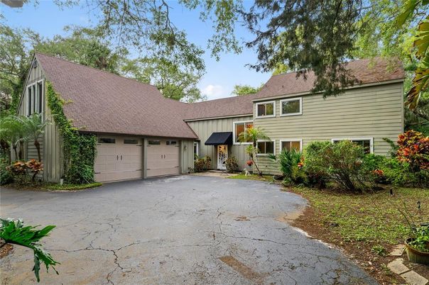 Attached, Exterior, Facade, Cape Cod