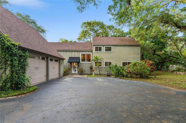Attached, Exterior, Facade, Raised Ranch