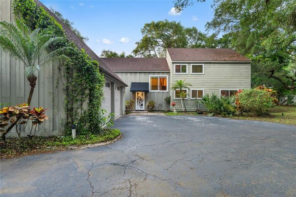 Backyard, Exterior, Facade, Split Level