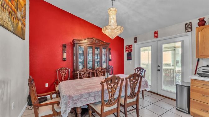 Chandelier, Dining room, Interior