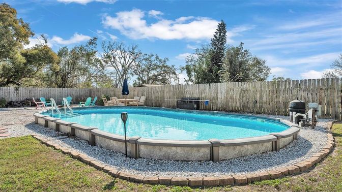 Exterior, Pool
