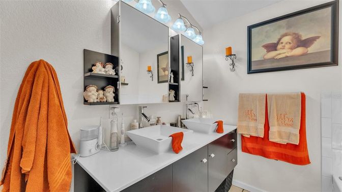 Bathroom, Dual Sink Vanities, Interior
