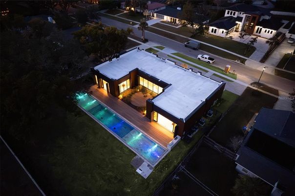 Exterior, Drone