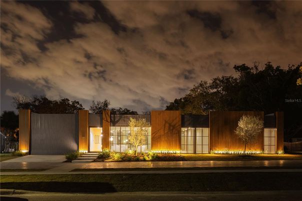 Backyard, Exterior, Facade, Modern