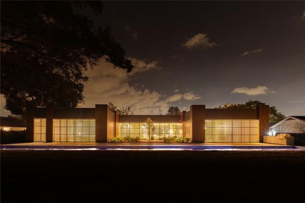 Backyard, Exterior, Facade, Modern