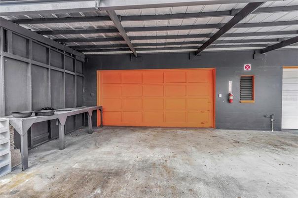 Garage, Interior