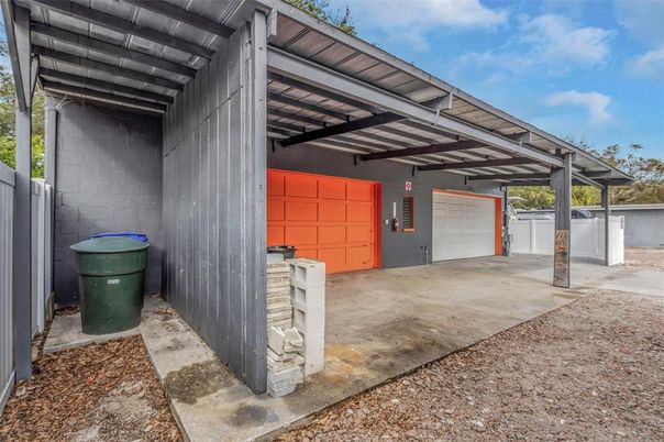 Detached Garage, Exterior