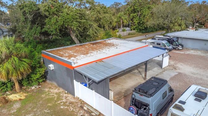 Exterior, Drone