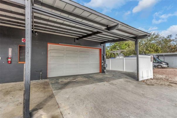 Detached Garage, Exterior