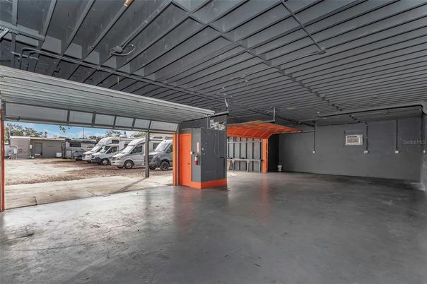 Garage, Interior