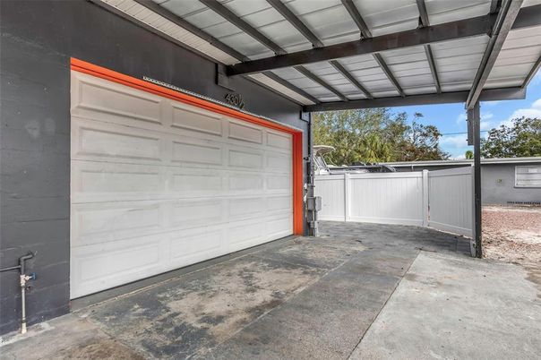 Detached Garage, Exterior