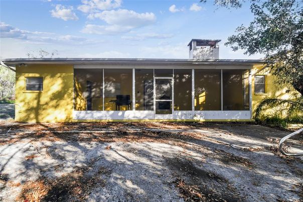 Exterior, Facade, Ranch