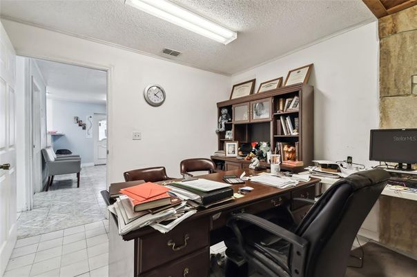 Home Office, Interior