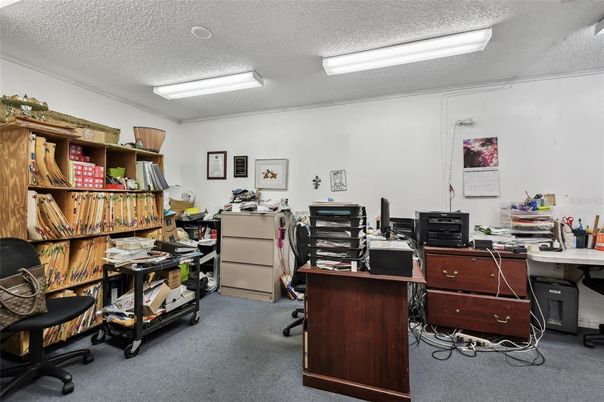 Home Office, Interior
