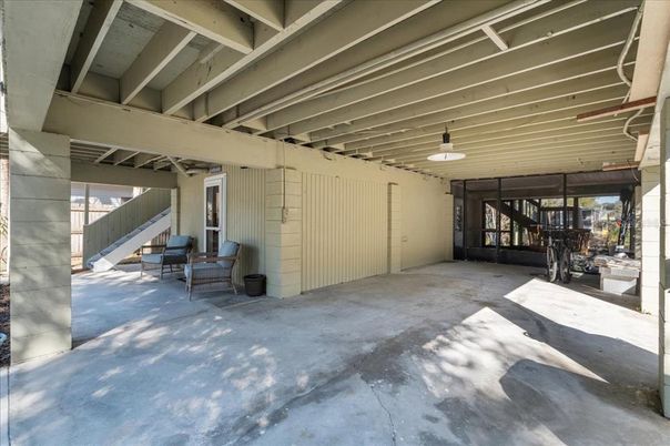 Garage, Interior
