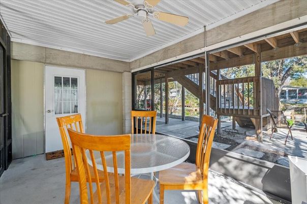 Dining room, Exterior