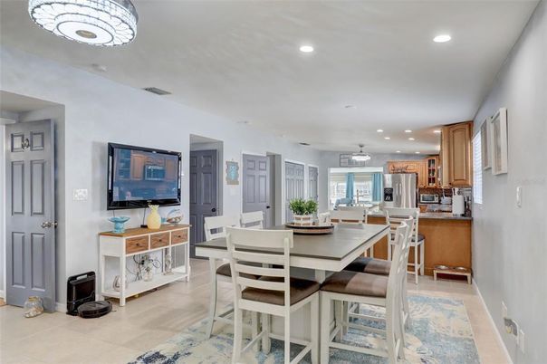 Dining room, Interior, Kitchen, Recessed Lighting, Stainless Steel Appliances