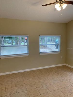 Empty room, Interior
