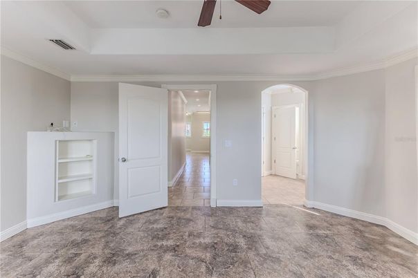 Empty room, Interior, Recessed Lighting