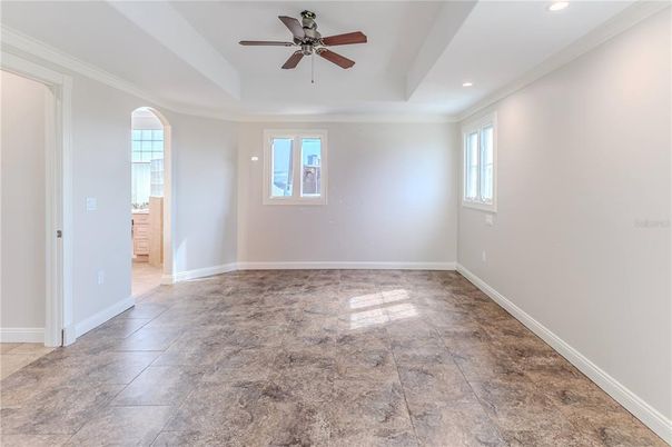 Empty room, Interior, Recessed Lighting