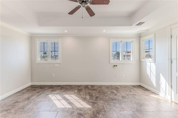 Empty room, Interior, Recessed Lighting
