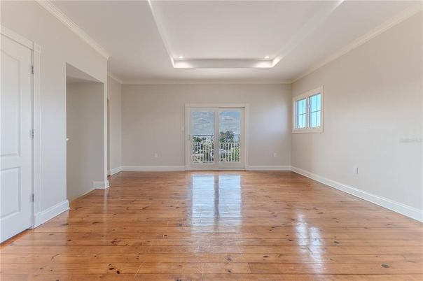 Empty room, Interior, Recessed Lighting, Wood Texture Flooring
