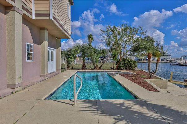 Exterior, Pool, Water