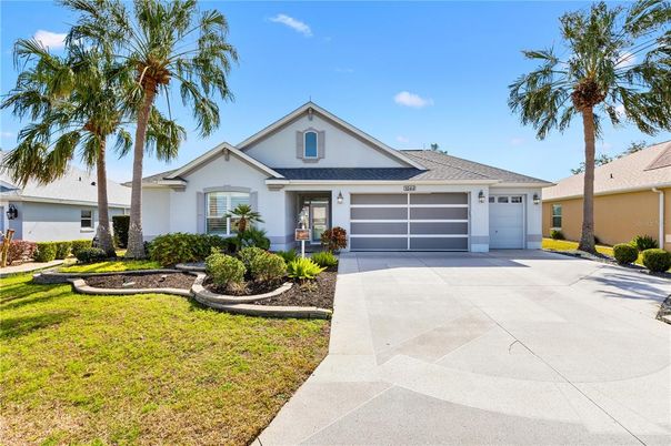 Attached, Exterior, Facade, Ranch