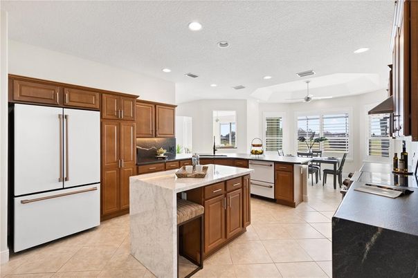 Dining room, Interior, Kitchen, Recessed Lighting, Stainless Steel Appliances