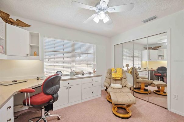 Home Office, Interior