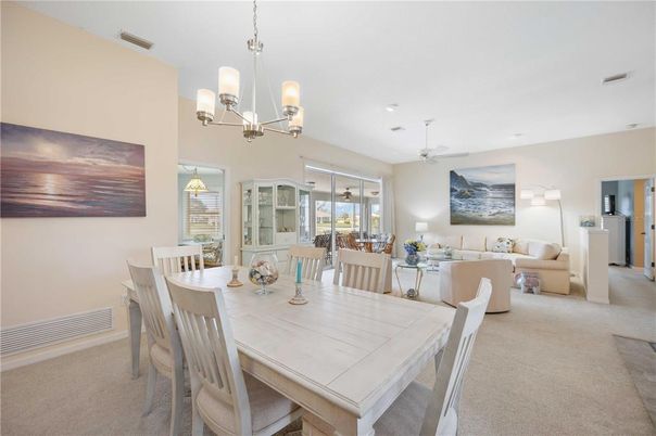 Chandelier, Dining room, Interior, Living room, Pendant Lights