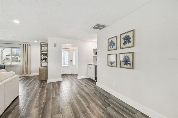Interior, Recessed Lighting, Wood Texture Flooring