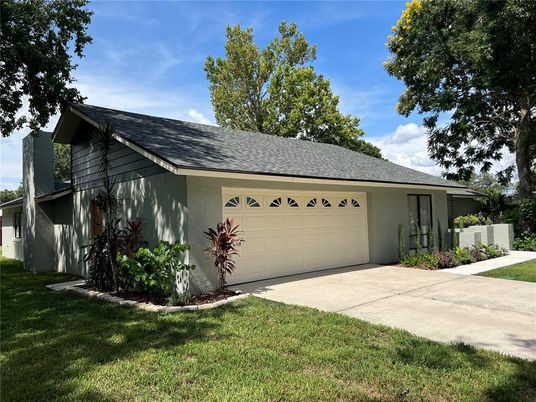 Attached, Exterior, Facade, Ranch