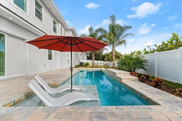 Exterior, Pool