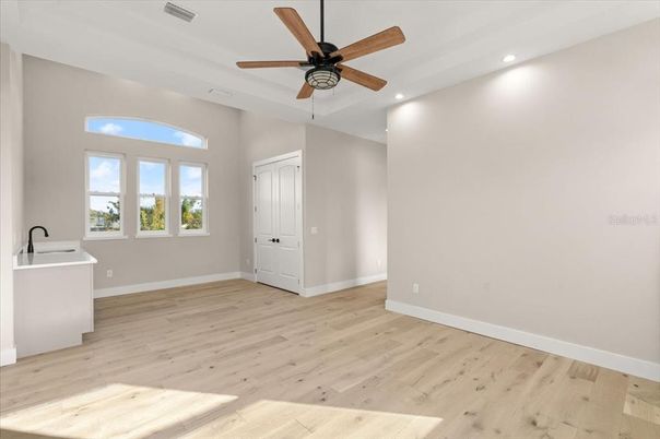 Empty room, Interior, Recessed Lighting, Wood Texture Flooring