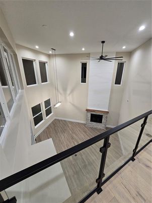 Interior, Recessed Lighting, Wood Texture Flooring
