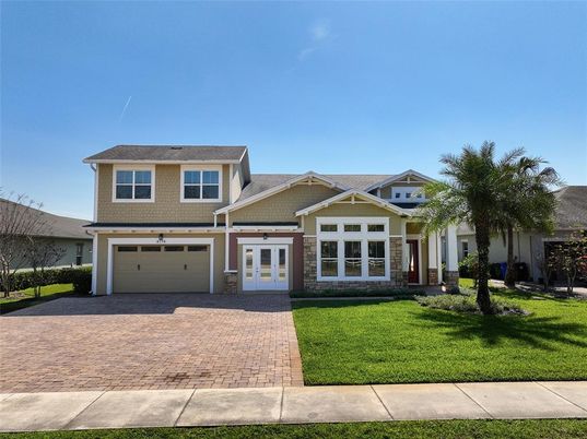 Attached, Exterior, Facade, American Craftsman