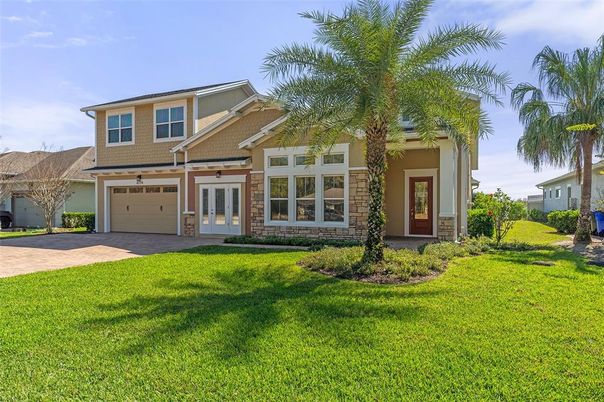 Attached, Exterior, Facade, American Craftsman