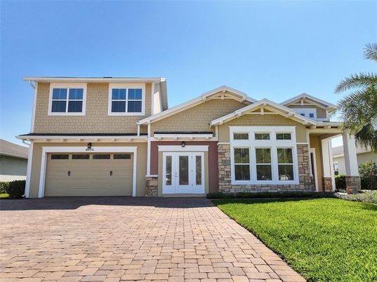 Attached, Exterior, Facade, American Craftsman