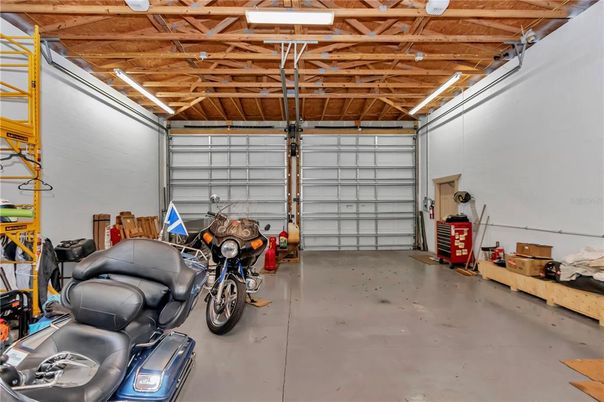 Garage, Interior, Wooden Beams