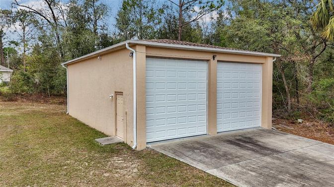 Detached Garage, Exterior