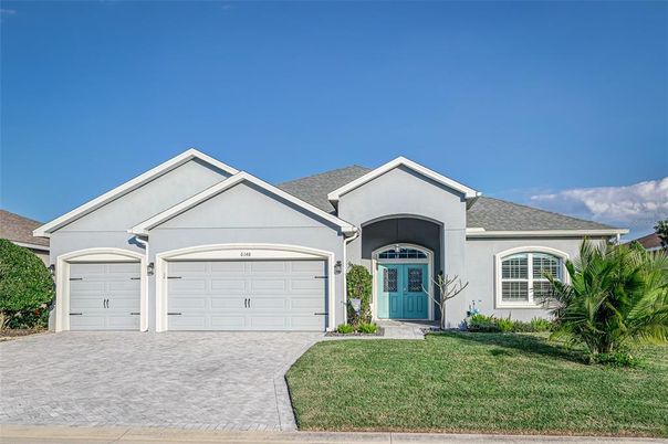Attached, Exterior, Facade, Ranch