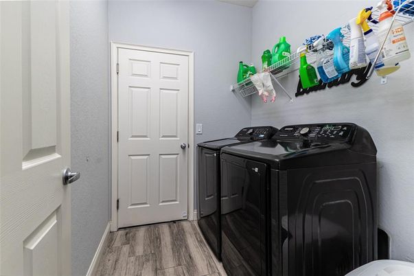 Interior, Washer, Wood Texture Flooring