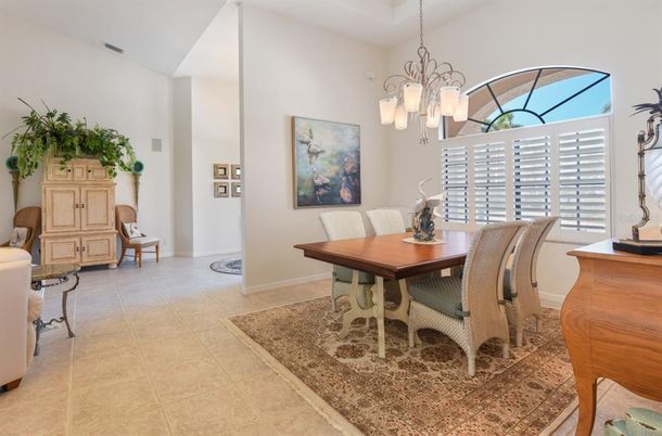 Chandelier, Dining room, Interior