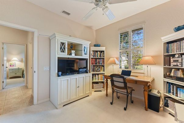 Home Office, Interior