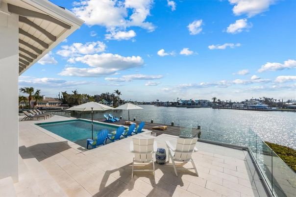 Exterior, Pool, Water