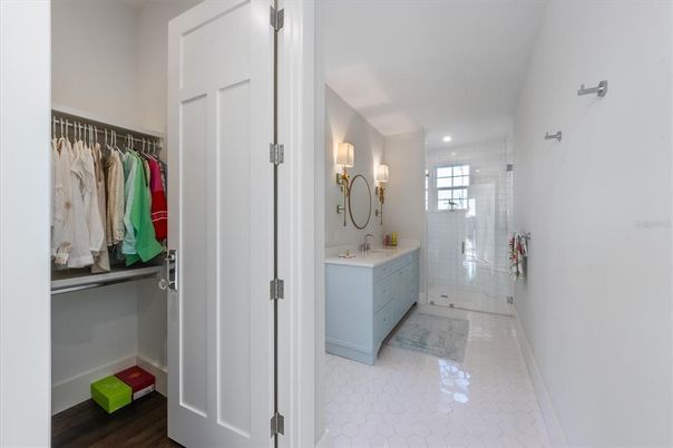 Bathroom, Interior, Recessed Lighting