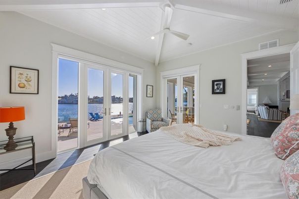 Bedroom, Interior, Recessed Lighting, Water