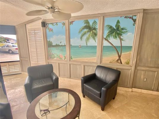 Interior, Sun Room, Water